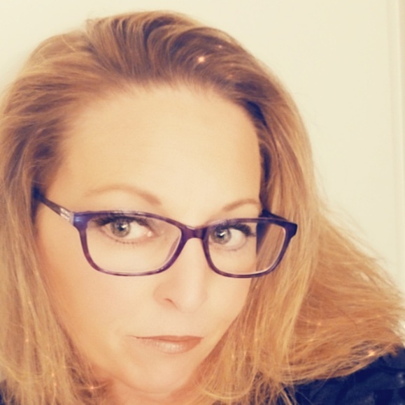 Meet your Posher, Carissa - Picture 4 of 8